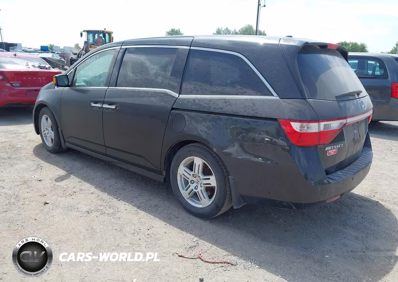 2013 Honda Odyssey Touring-Touring Elite VIN:5FNRL5H98DB089922 - 3