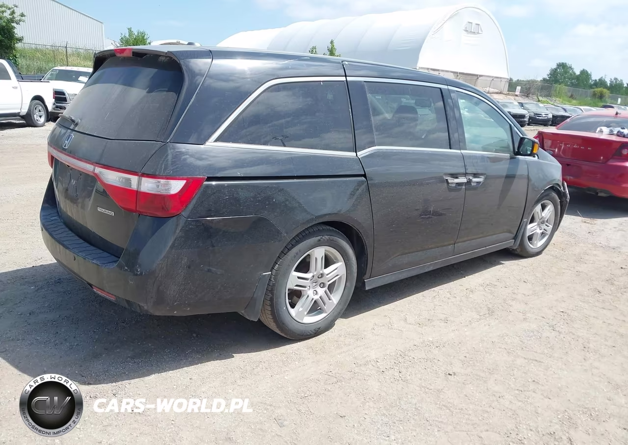 2013 Honda Odyssey Touring-Touring Elite VIN:5FNRL5H98DB089922 - 4