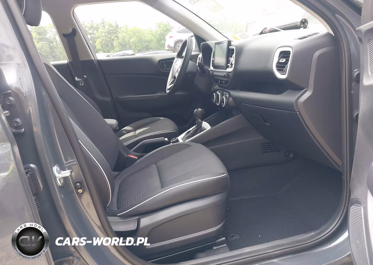 2026 Hyundai Venue Sel W-Two-Tone Roof VIN:KMHRC8A32TU428621 - 5