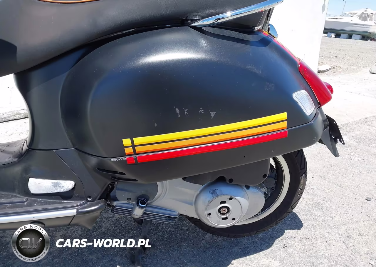 2015 Vespa Gts 300 Super VIN:ZAPM459L0F5100349 - 9