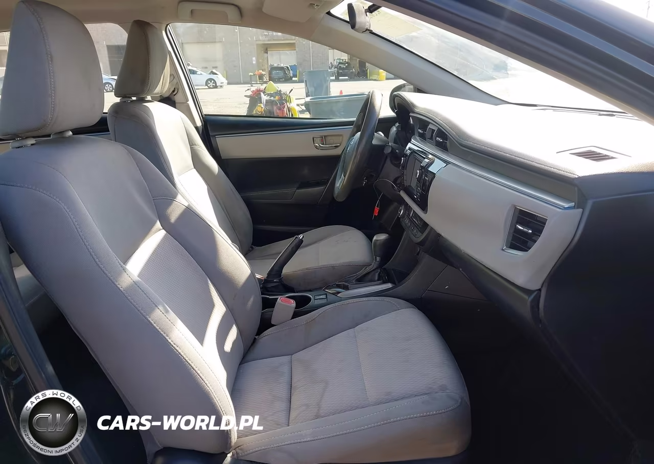 2015 Toyota Corolla Le Plus VIN:5YFBURHE0FP238561 - 5