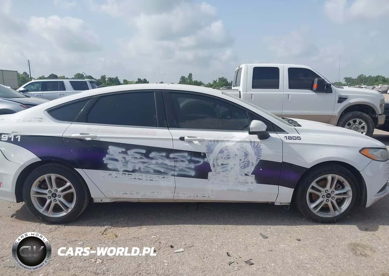 2018 Ford Fusion Hybrid S VIN:3FA6P0UU2JR166790 - 13