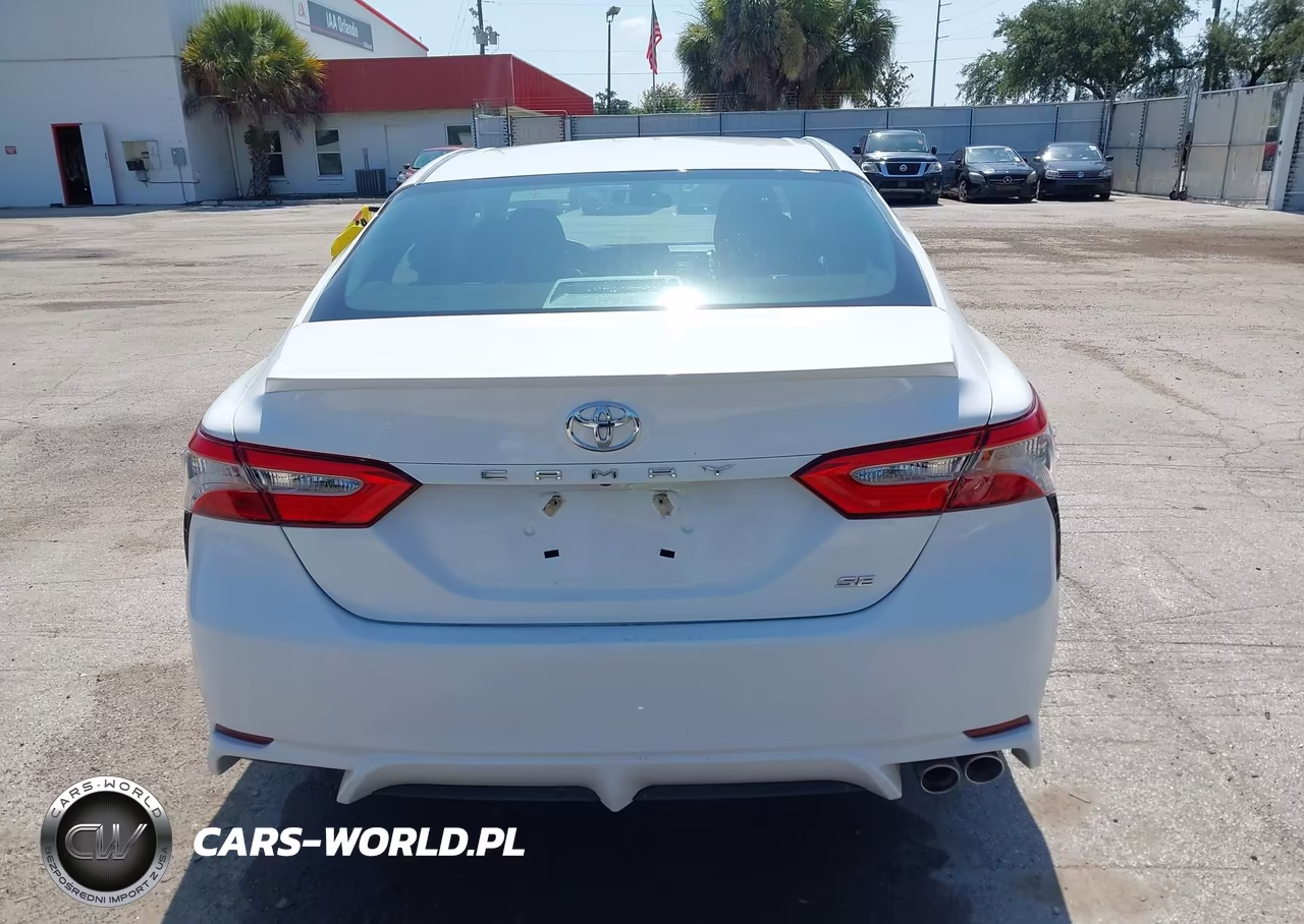 2018 Toyota Camry Se VIN:4T1B11HK6JU620830 - 16