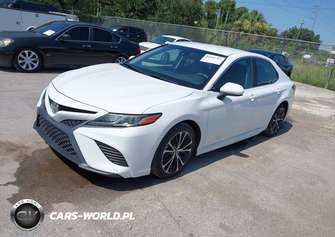 2018 Toyota Camry Se VIN:4T1B11HK6JU620830 - 2