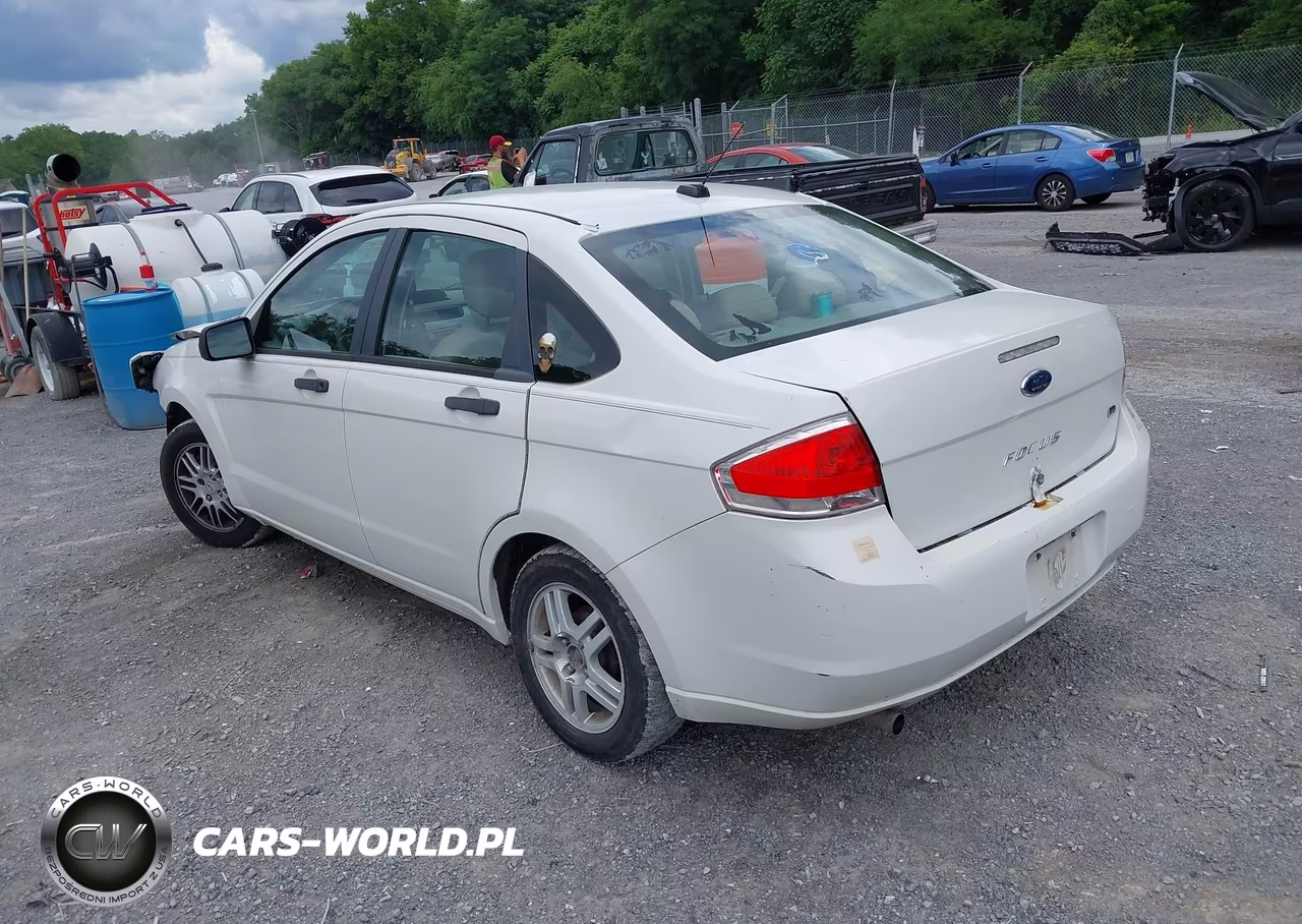 2010 Ford Focus Se VIN:1FAHP3FN9AW154309 - 3