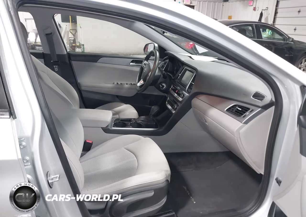 2019 Hyundai Sonata Eco VIN:5NPE24AAXKH803256 - 5