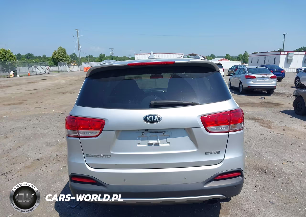 2017 Kia Sorento 3.3L Ex VIN:5XYPHDA50HG322975 - 16