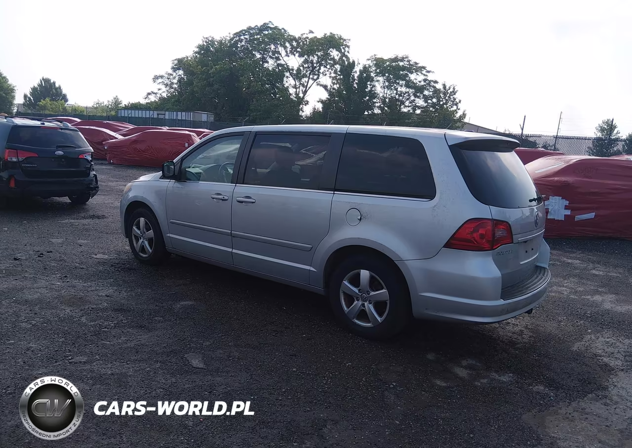 2010 Volkswagen Routan Se VIN:2V4RW3D15AR262930 - 3