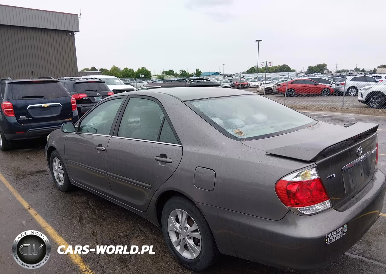 2006 Toyota Camry Le VIN:4T1BE32K16U704697 - 3
