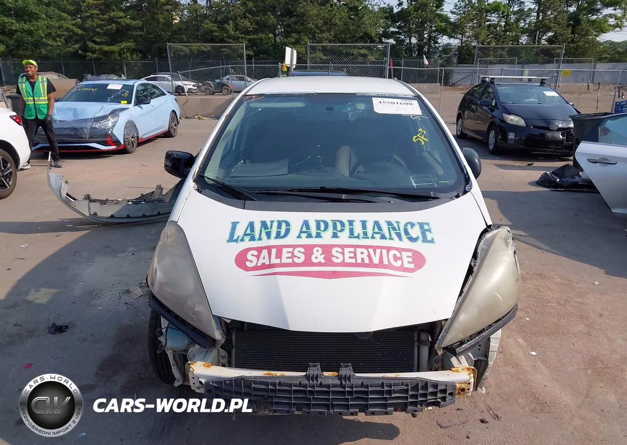 2010 Honda Fit VIN:JHMGE8H23AS004696 - 12