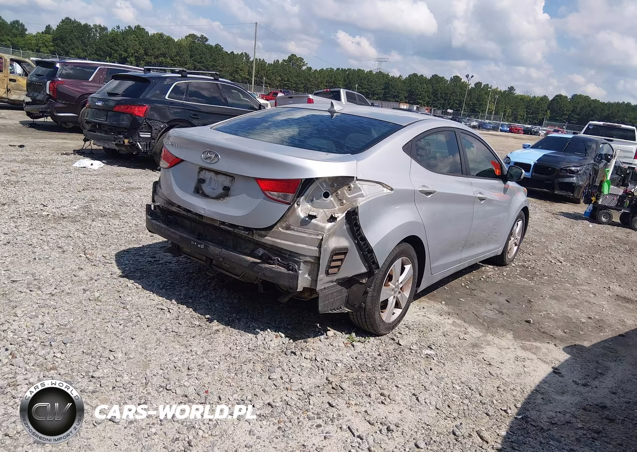 2013 Hyundai Elantra Gls VIN:5NPDH4AE3DH414703 - 4