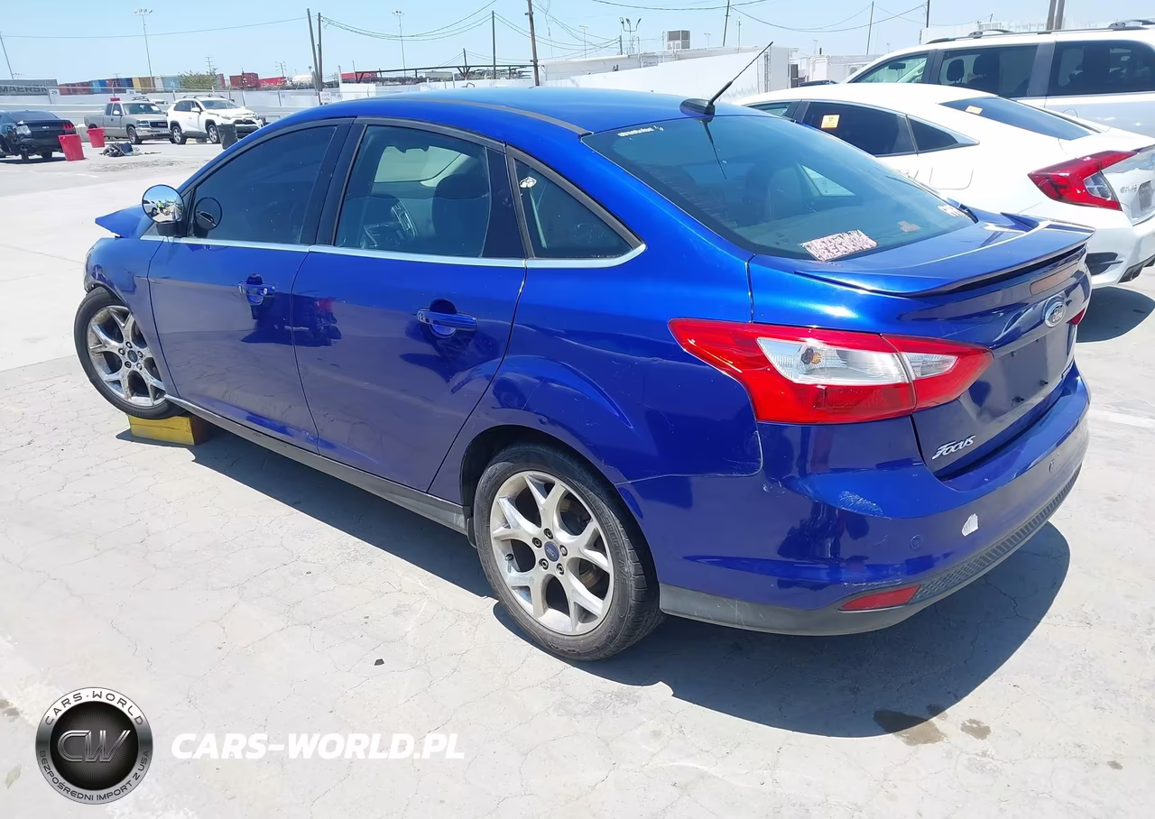 2014 Ford Focus Titanium VIN:1FADP3J26EL357564 - 3