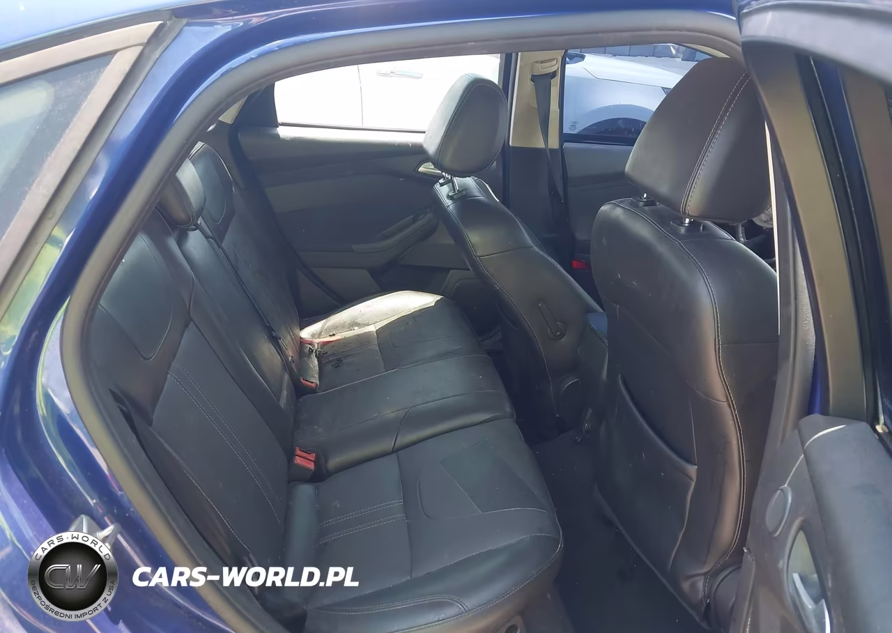 2014 Ford Focus Titanium VIN:1FADP3J26EL357564 - 8