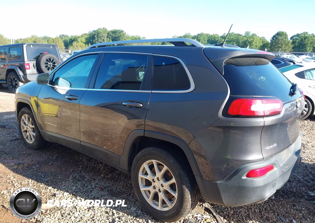 2014 Jeep Cherokee Latitude VIN:1C4PJMCB5EW243971 - 3