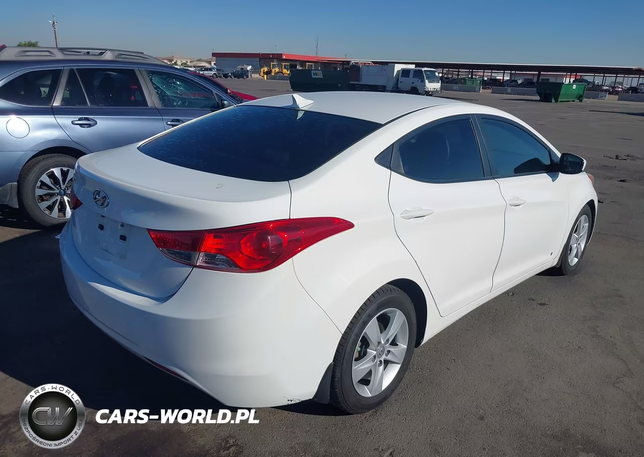 2013 Hyundai Elantra Gls VIN:5NPDH4AE1DH425134 - 4