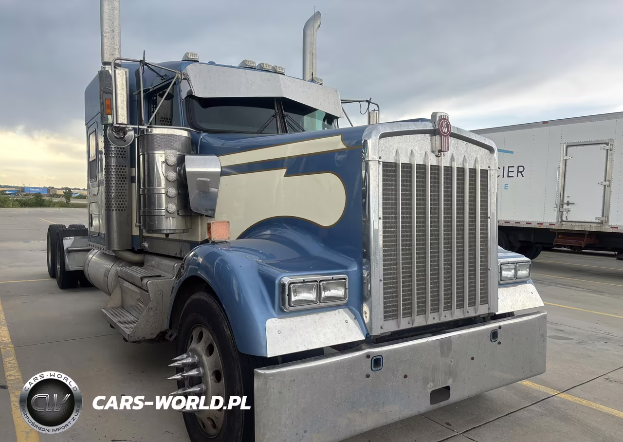 2022 Kenworth W900