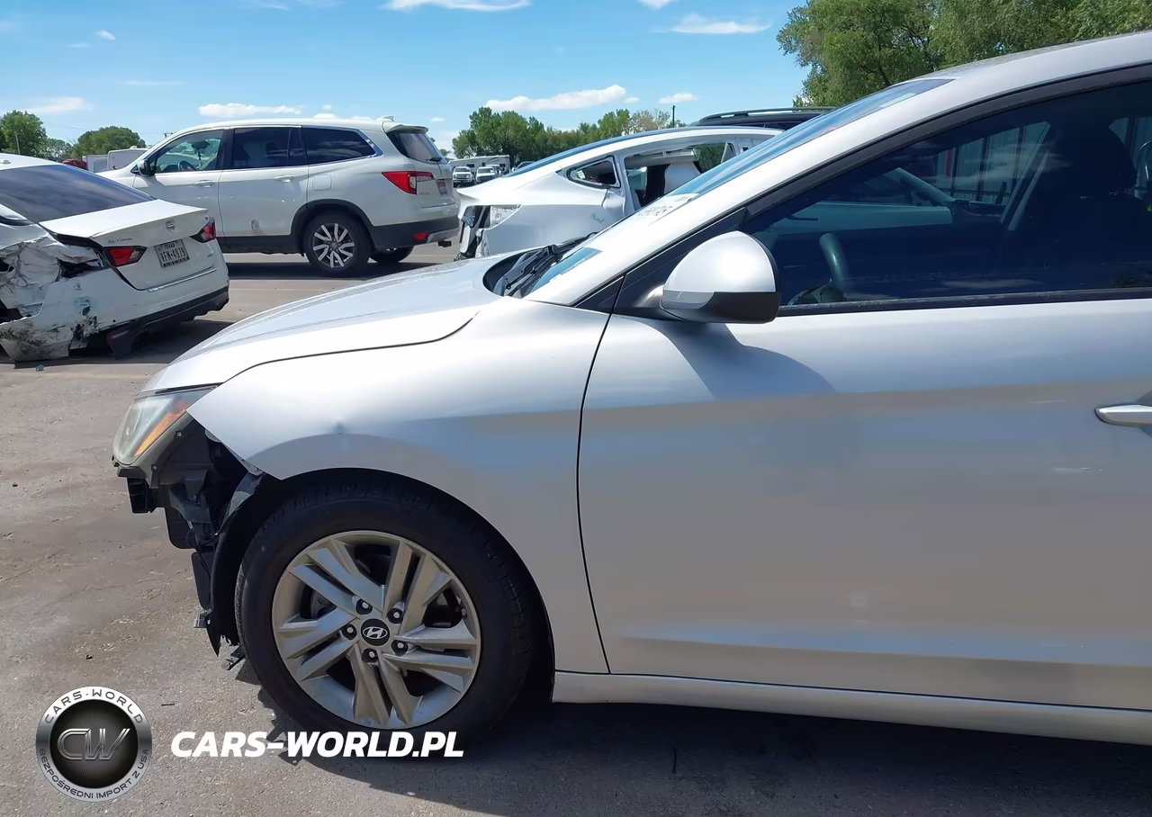 2019 Hyundai Elantra Sel VIN:5NPD84LF1KH447122 - 20