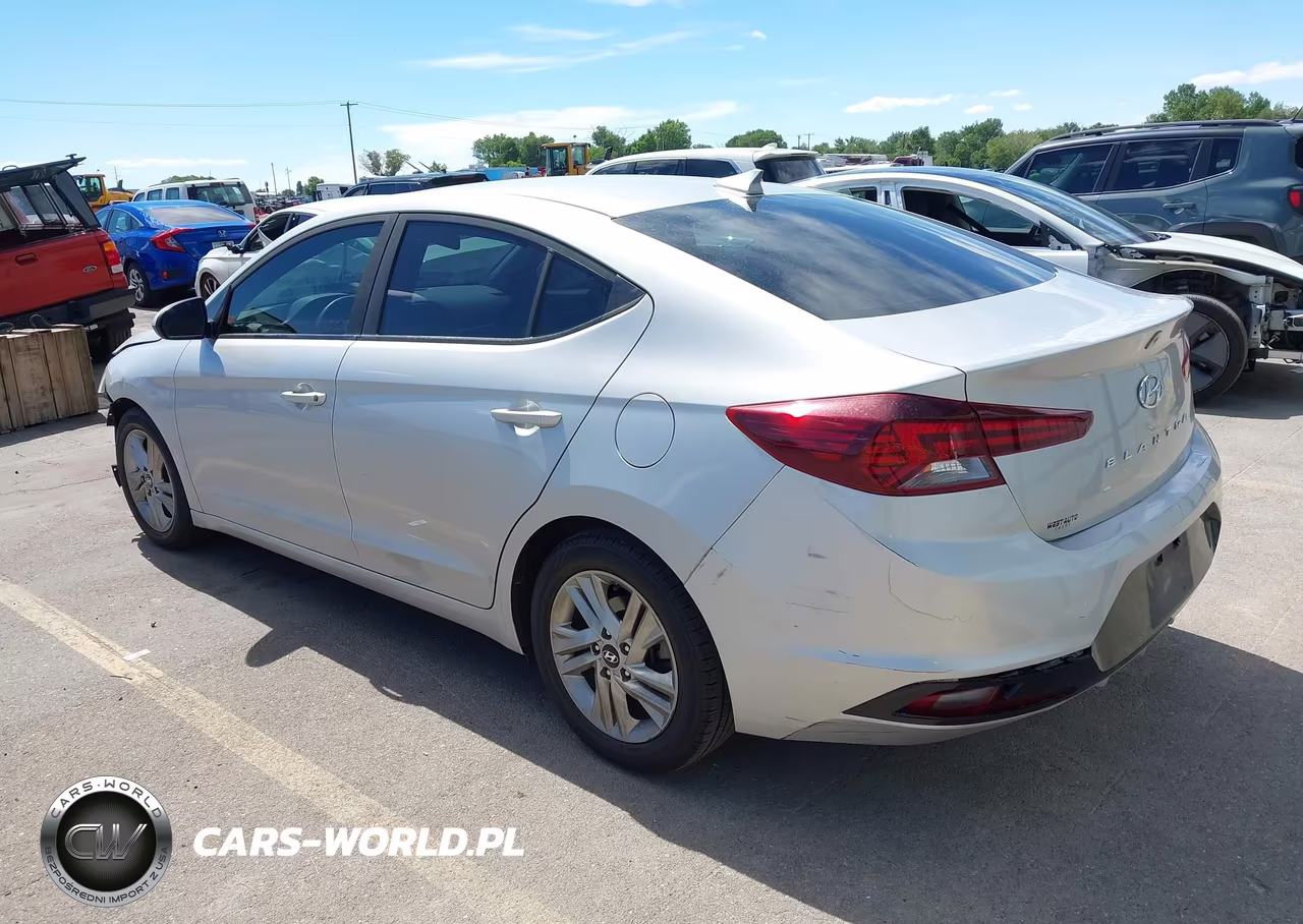 2019 Hyundai Elantra Sel VIN:5NPD84LF1KH447122 - 3