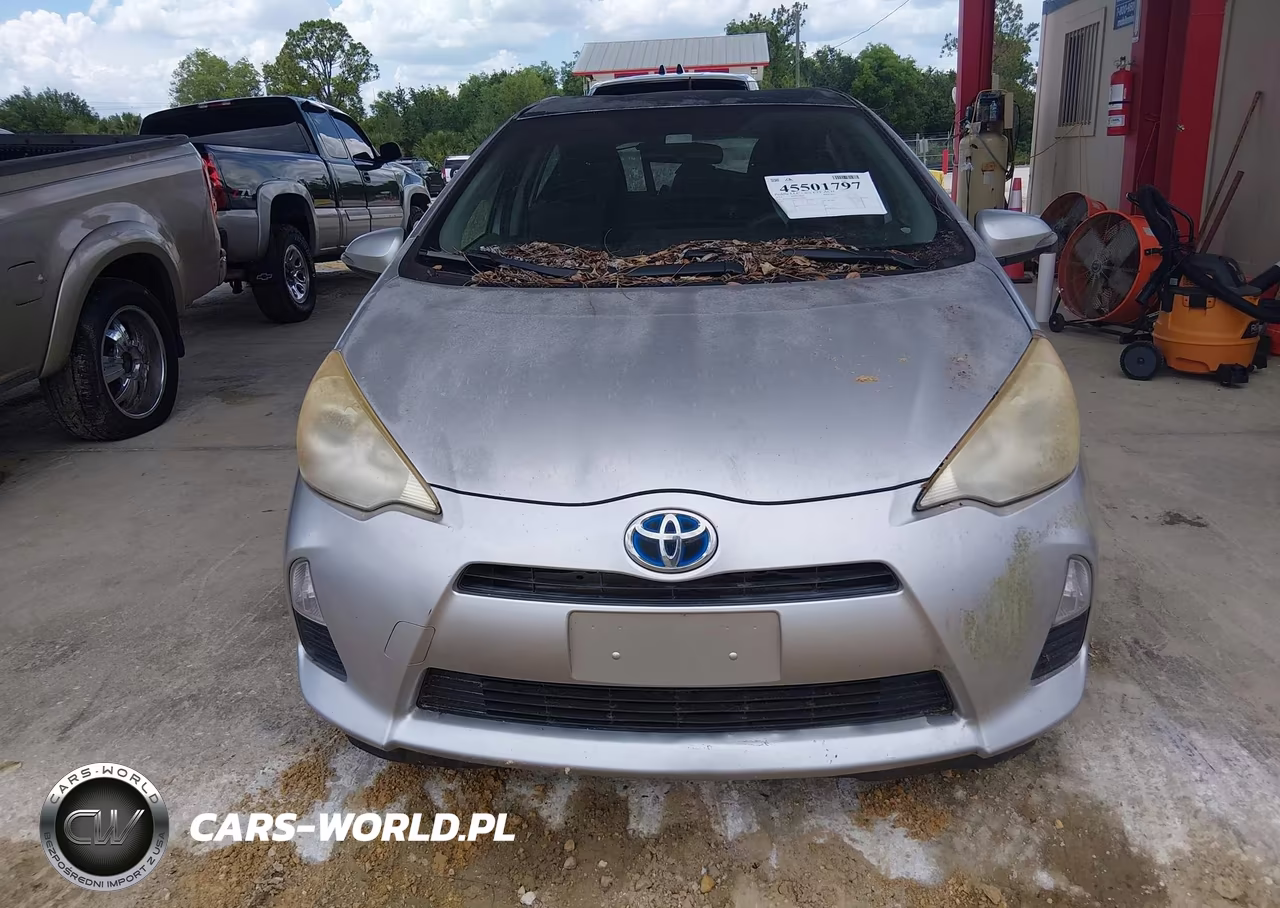 2013 Toyota Prius C Two VIN:JTDKDTB30D1532130 - 12