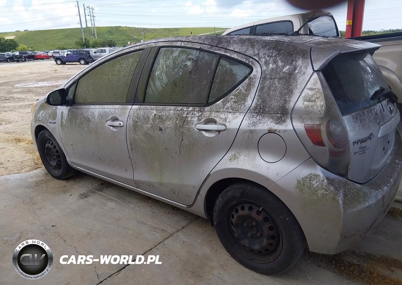 2013 Toyota Prius C Two VIN:JTDKDTB30D1532130 - 14