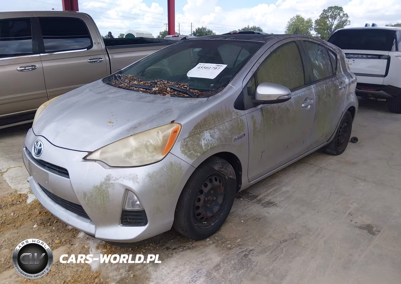 2013 Toyota Prius C Two VIN:JTDKDTB30D1532130 - 2