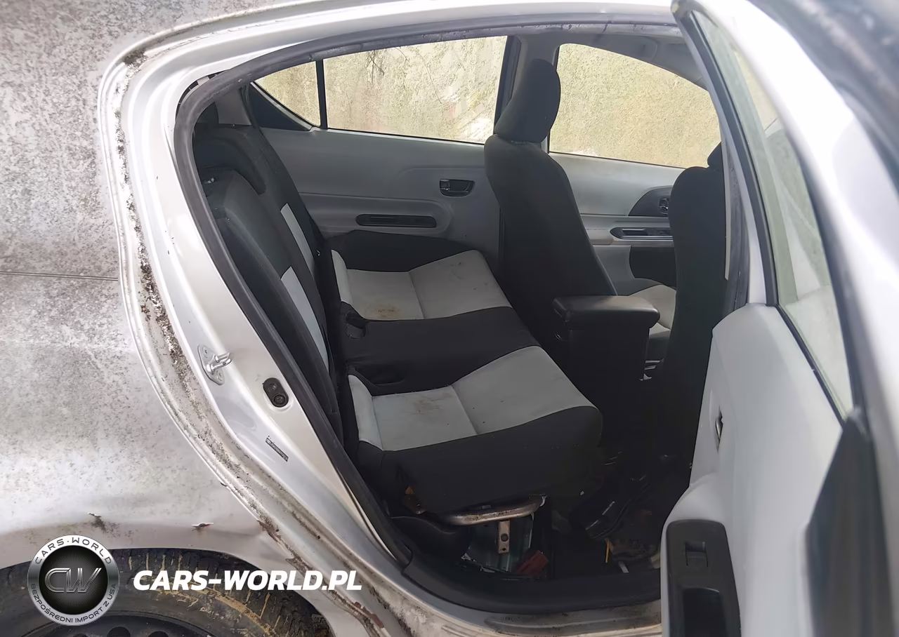 2013 Toyota Prius C Two VIN:JTDKDTB30D1532130 - 8