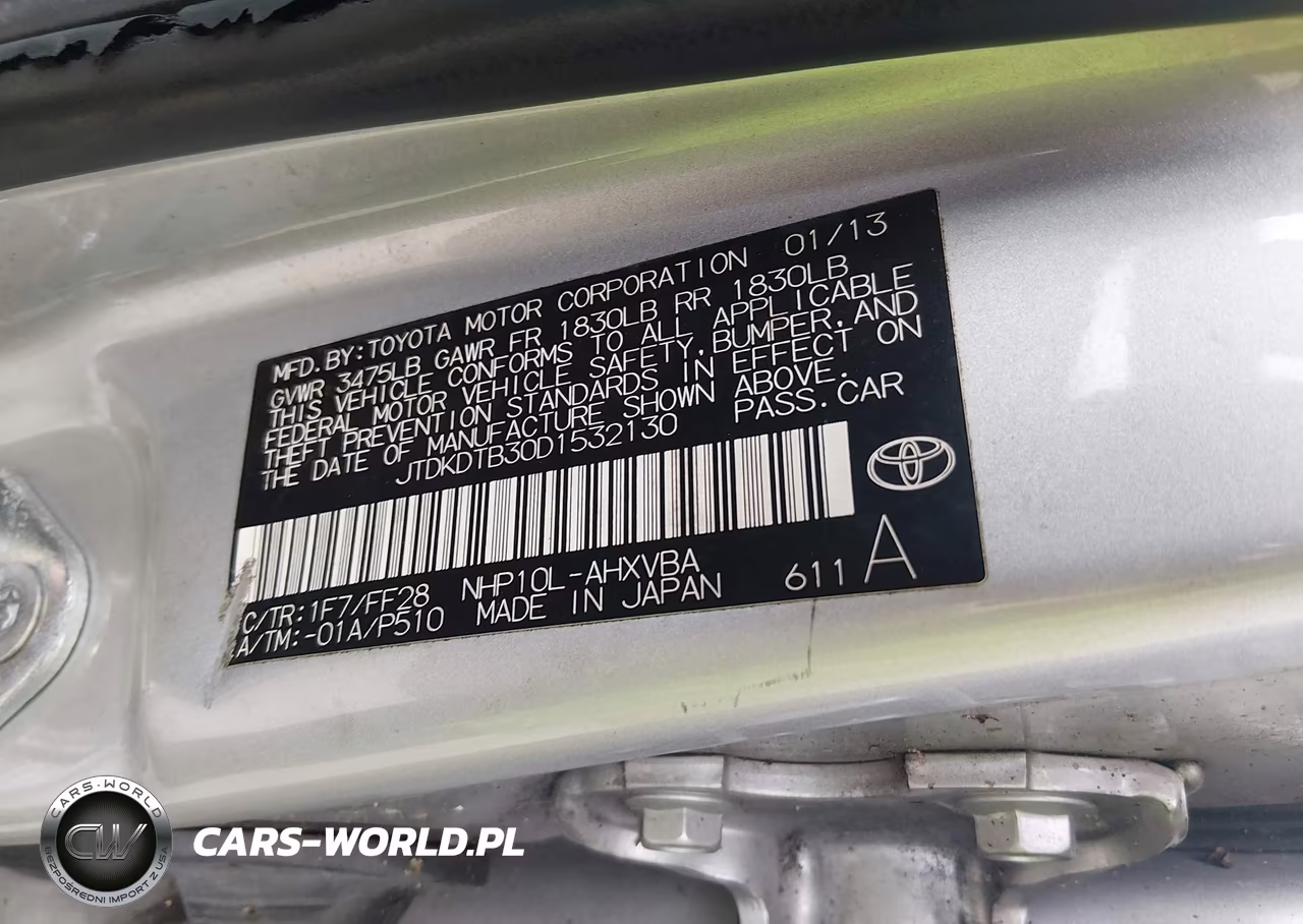 2013 Toyota Prius C Two VIN:JTDKDTB30D1532130 - 9