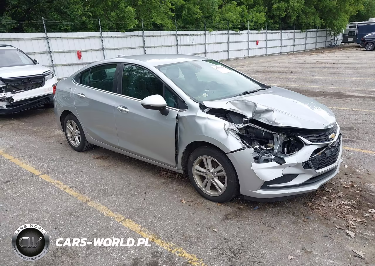 2017 Chevrolet Cruze Lt Auto – zdjęcie 1 z 16