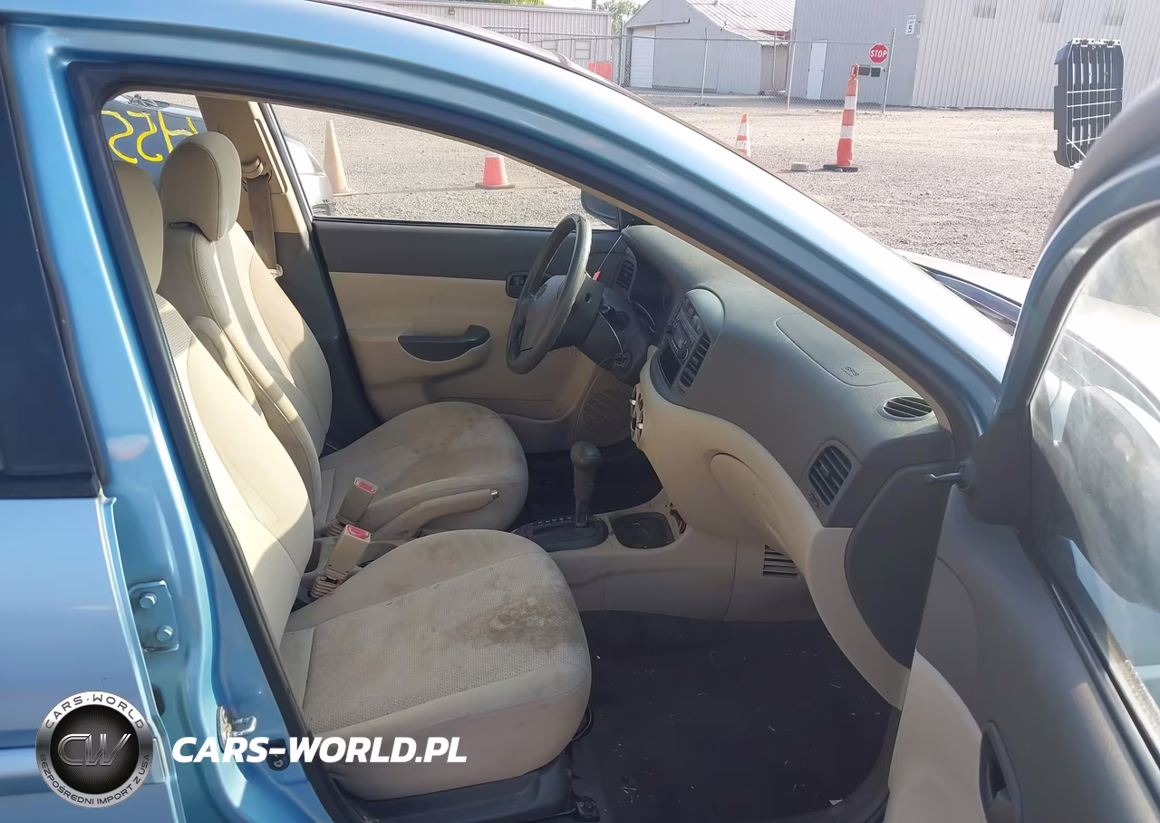 2009 Hyundai Accent Gls VIN:KMHCN46C99U366919 - 5