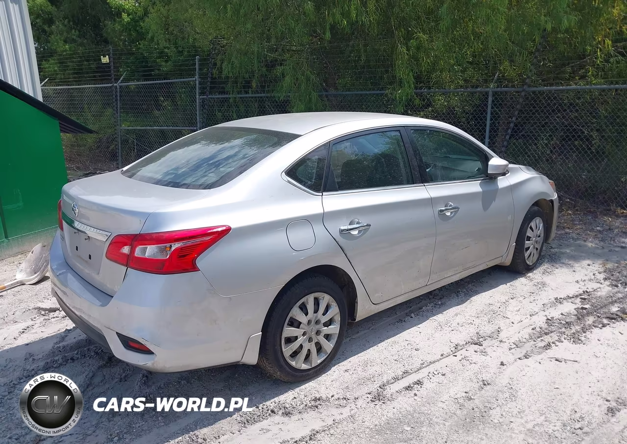 2018 Nissan Sentra S VIN:3N1AB7AP2JY319414 - 4