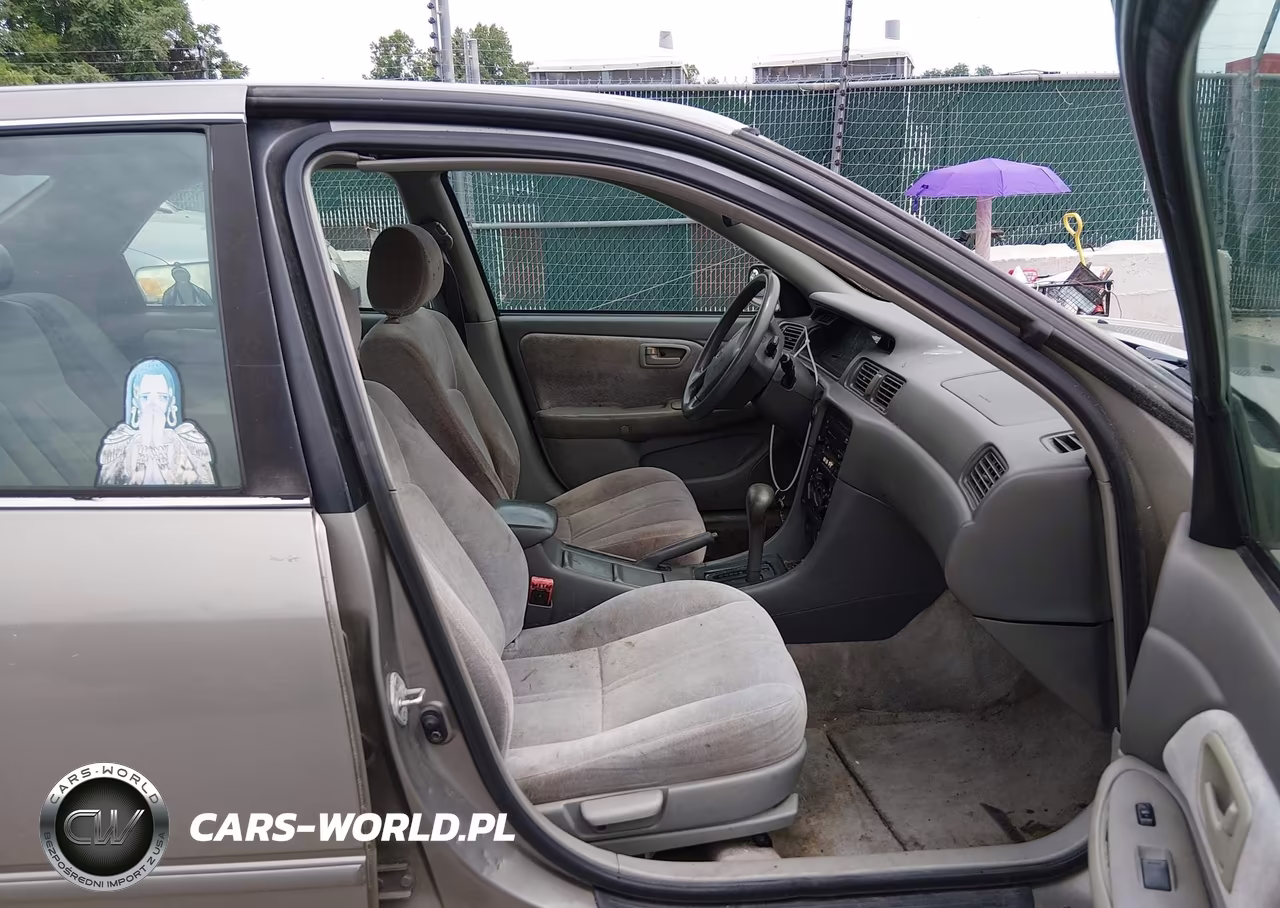 1998 Toyota Camry Le VIN:4T1BG22K5WU380190 - 5