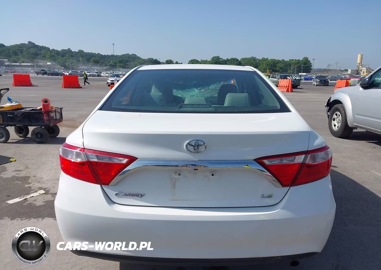 2017 Toyota Camry Le VIN:4T1BF1FK7HU659957 - 16