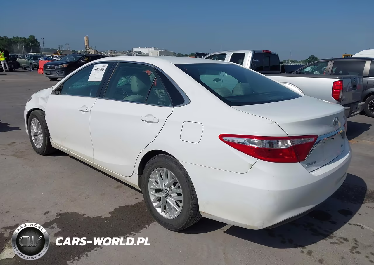 2017 Toyota Camry Le VIN:4T1BF1FK7HU659957 - 3