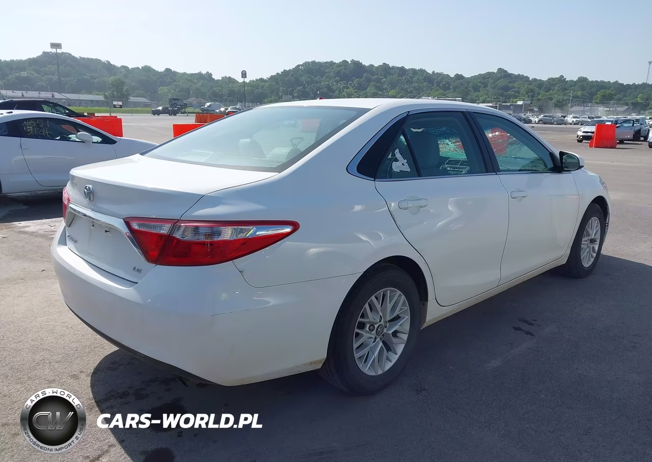 2017 Toyota Camry Le VIN:4T1BF1FK7HU659957 - 4