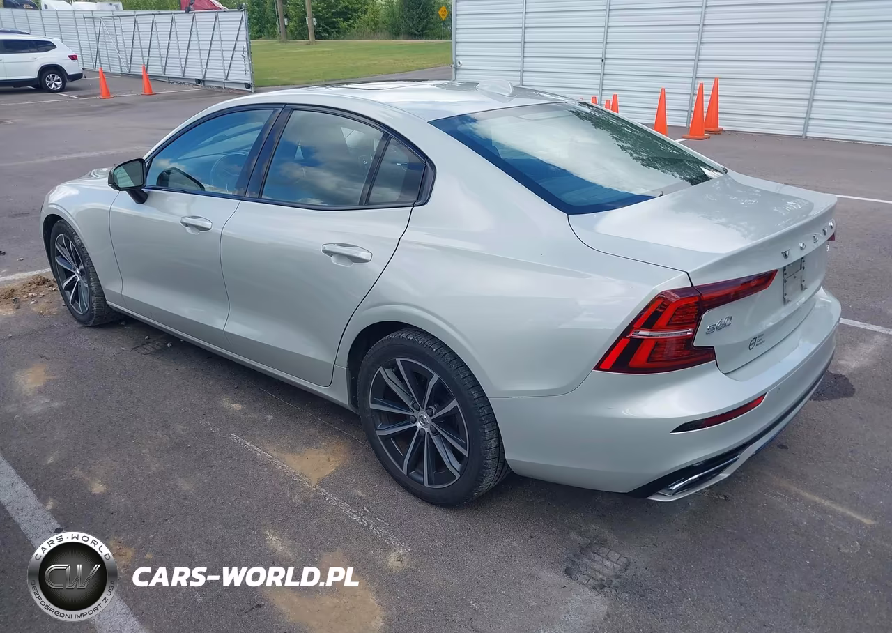 2021 Volvo S60 T5 Momentum VIN:7JR102FZ9MG108721 - 3