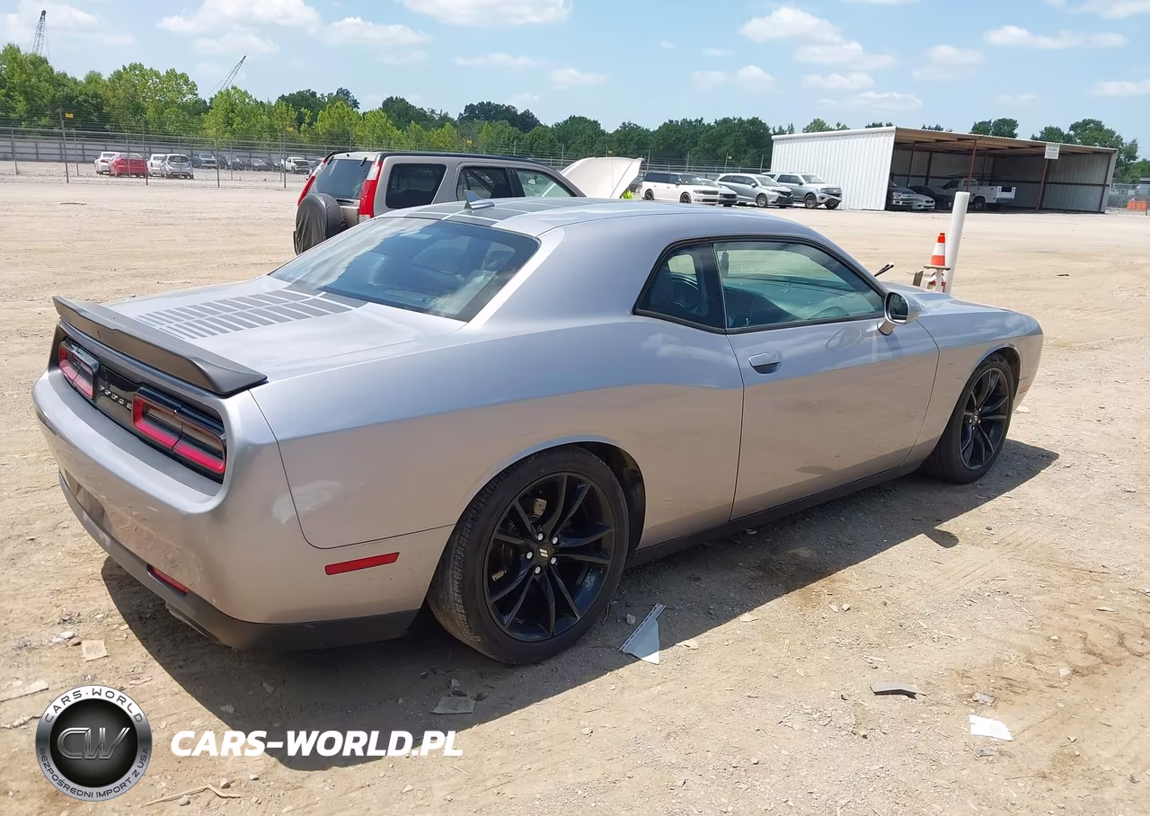2017 Dodge Challenger Sxt Plus VIN:2C3CDZAG6HH601135 - 4