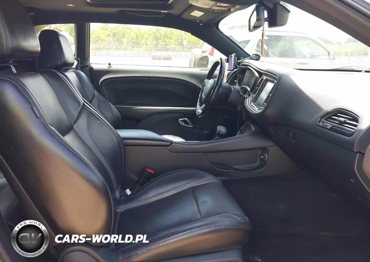 2017 Dodge Challenger Sxt Plus VIN:2C3CDZAG6HH601135 - 5