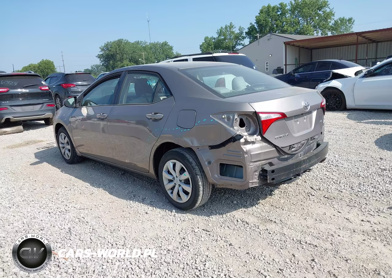 2015 Toyota Corolla Le VIN:2T1BURHE1FC281404 - 3