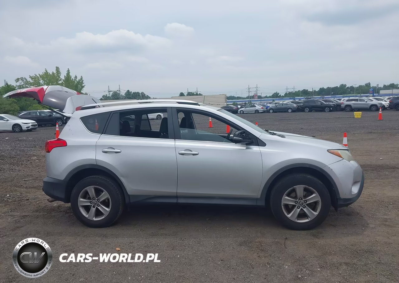 2015 Toyota Rav4 Xle VIN:2T3RFREV4FW346118 - 13