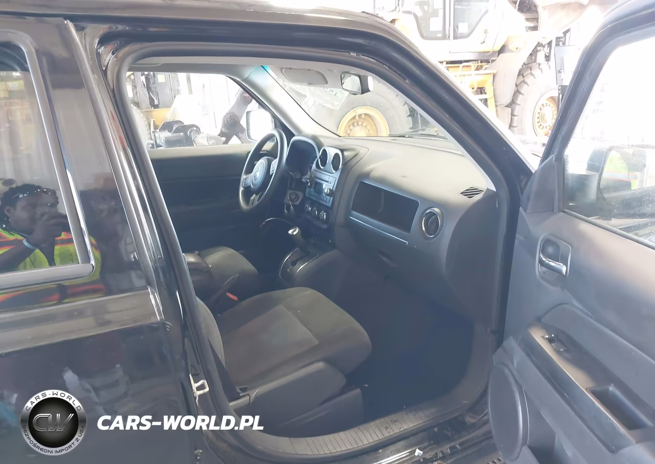 2012 Jeep Patriot Sport VIN:1C4NJRBB6CD623965 - 5