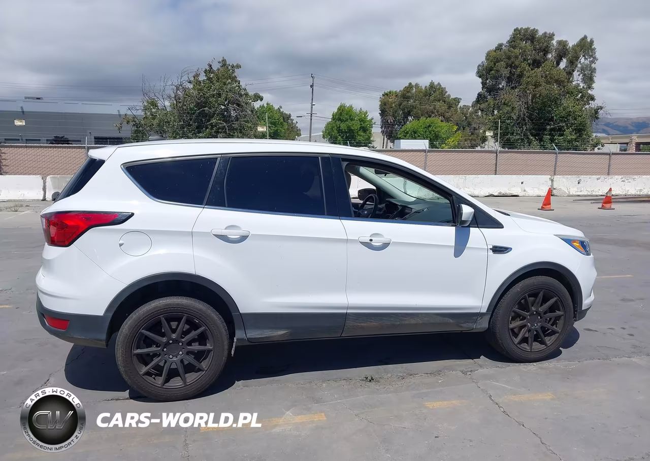 2019 Ford Escape Se VIN:1FMCU9GDXKUA20942 - 13