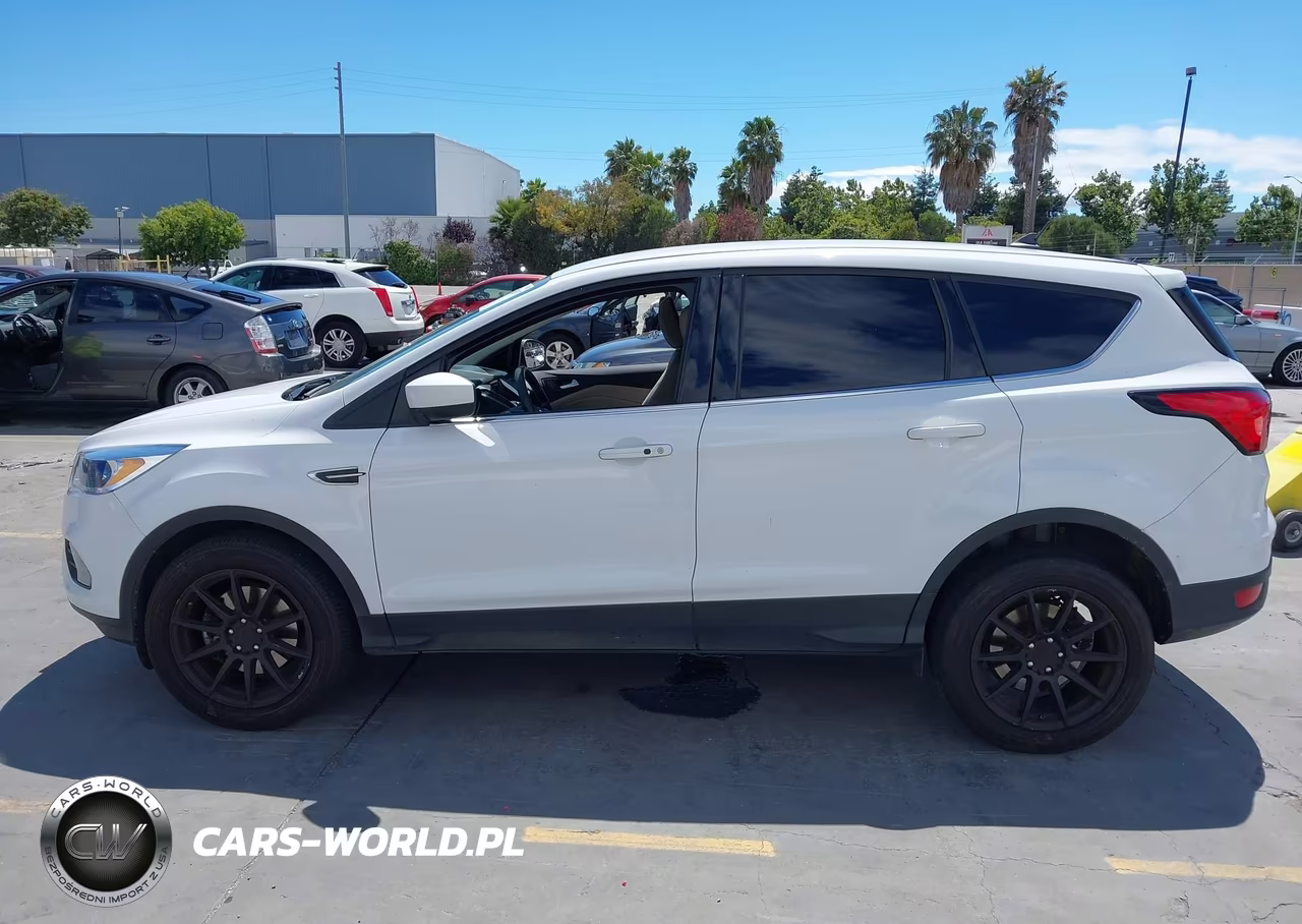 2019 Ford Escape Se VIN:1FMCU9GDXKUA20942 - 14