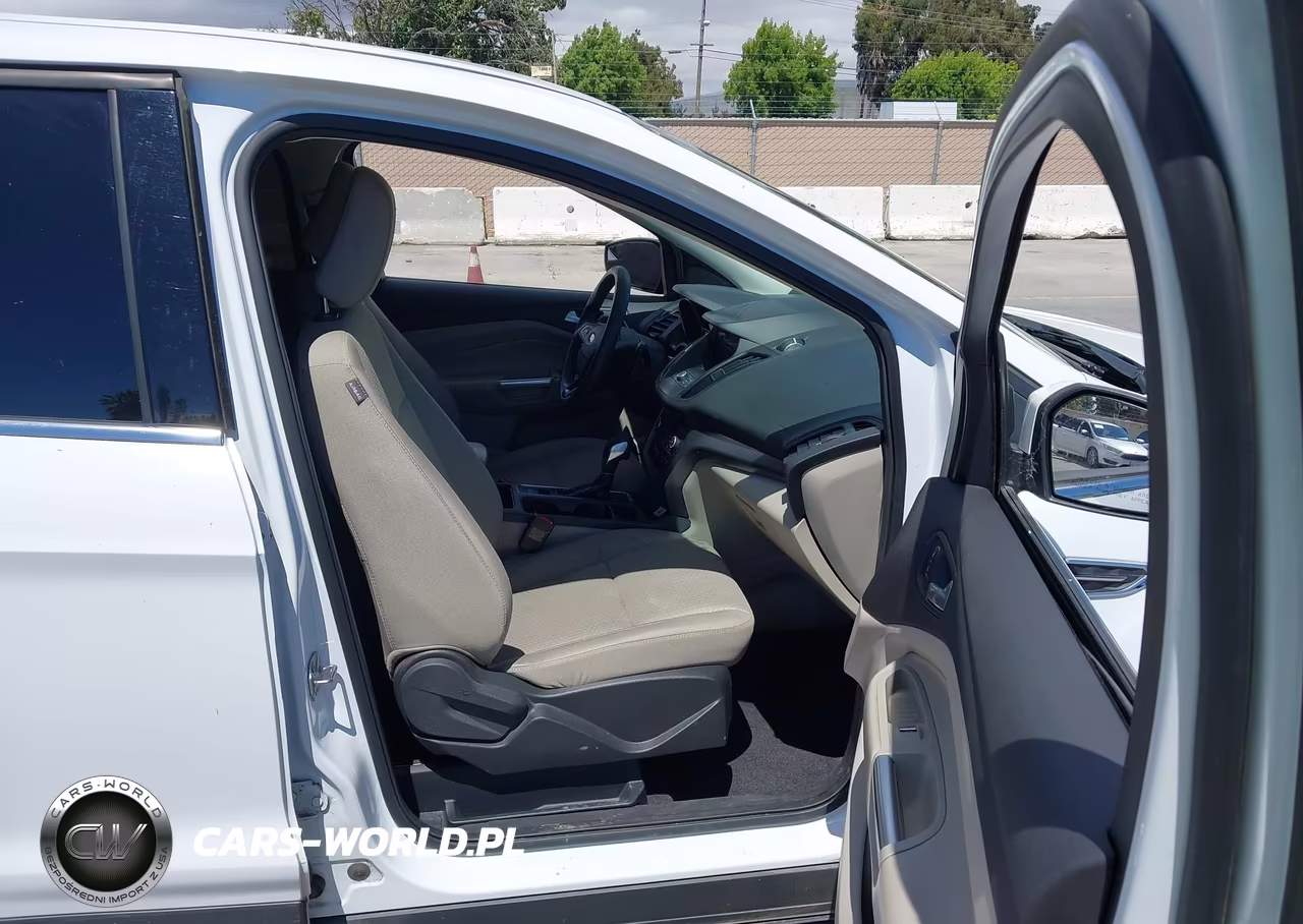 2019 Ford Escape Se VIN:1FMCU9GDXKUA20942 - 5