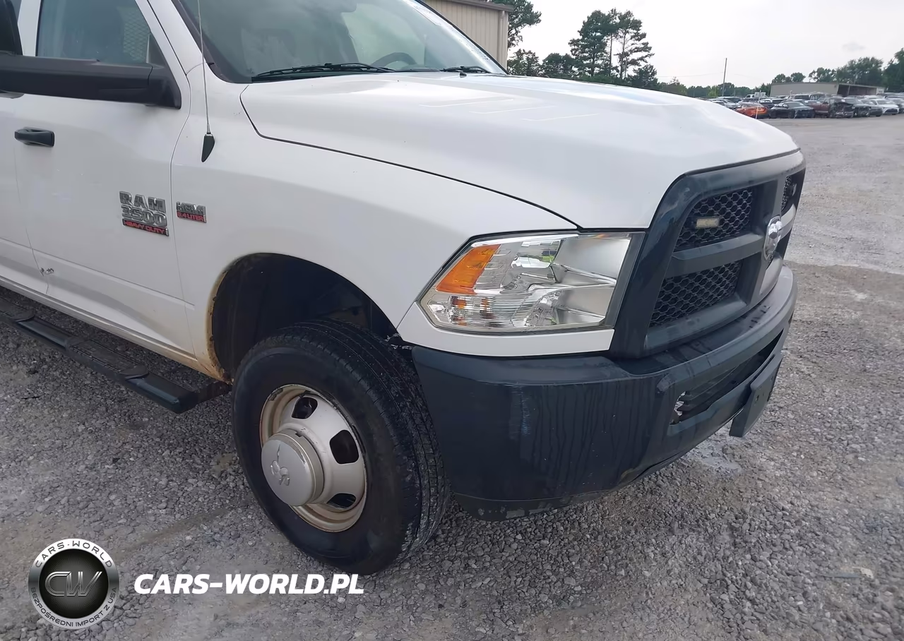 2018 Ram 3500 Chassis Tradesman-Slt-Laramie VIN:3C7WRSCJ9JG324452 - 11