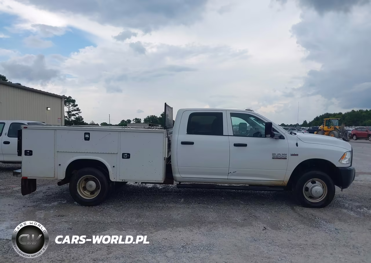 2018 Ram 3500 Chassis Tradesman-Slt-Laramie VIN:3C7WRSCJ9JG324452 - 13
