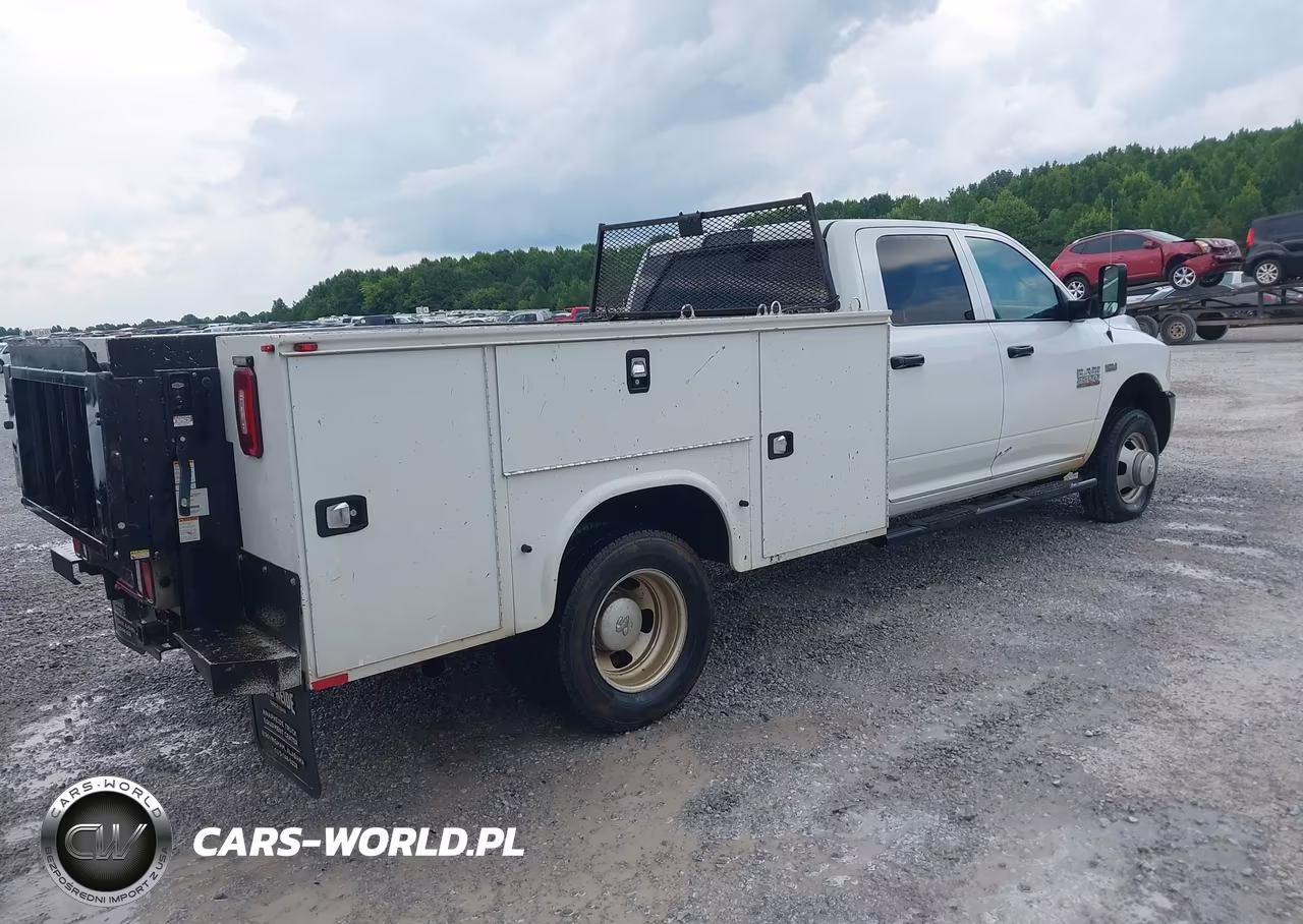 2018 Ram 3500 Chassis Tradesman-Slt-Laramie VIN:3C7WRSCJ9JG324452 - 4