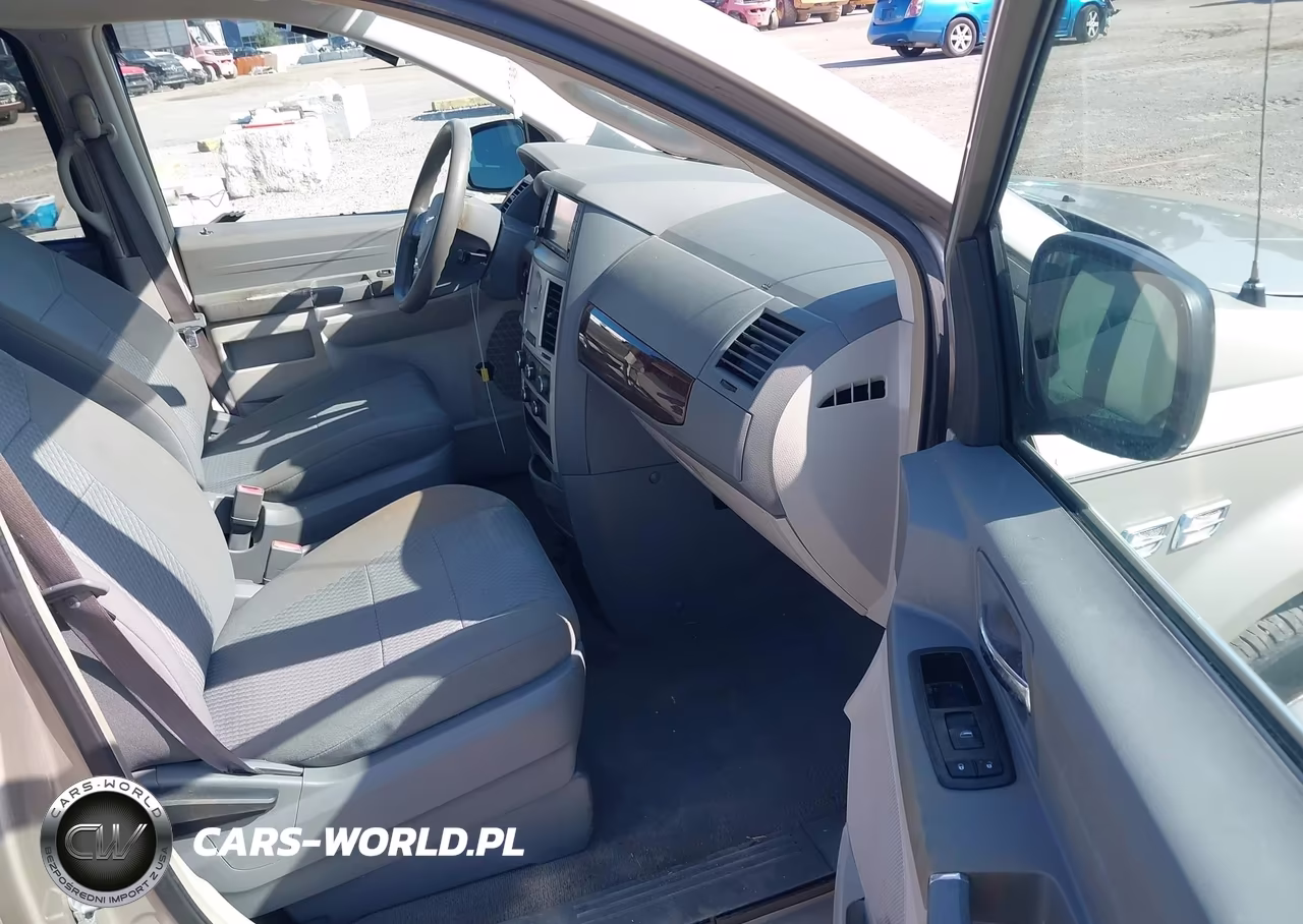 2009 Chrysler Town & Country Lx VIN:2A8HR44E49R644439 - 5