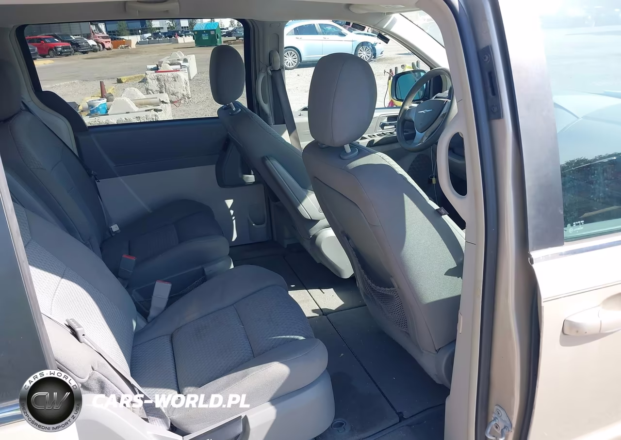 2009 Chrysler Town & Country Lx VIN:2A8HR44E49R644439 - 8