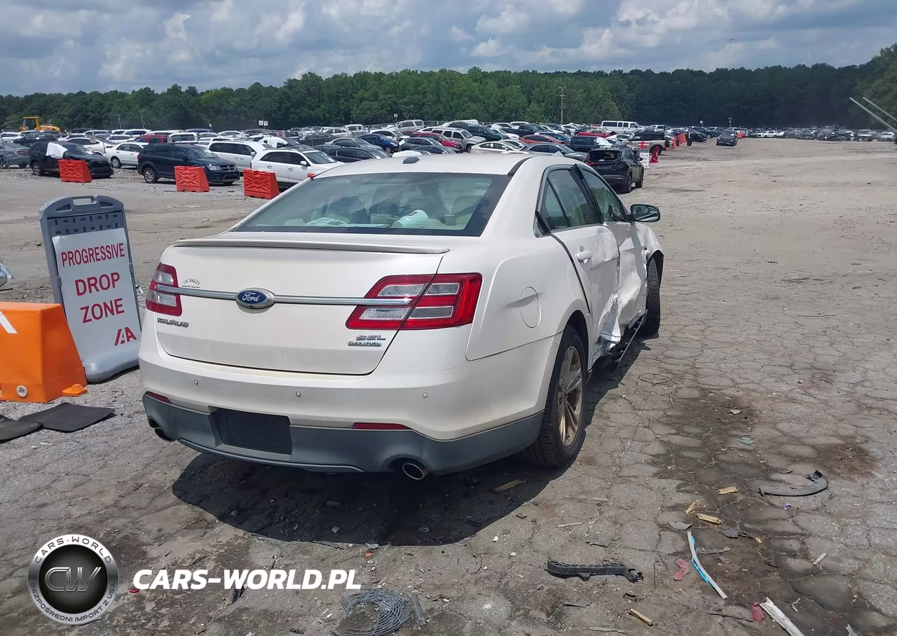 2015 Ford Taurus Sel VIN:1FAHP2E82FG148004 - 4