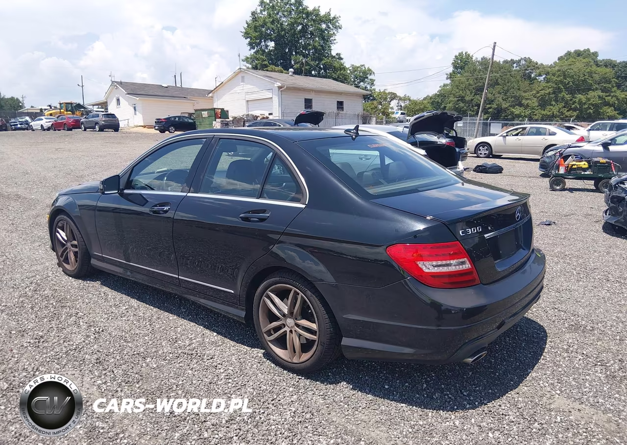 2014 Mercedes-Benz C 300 Sport 4Matic VIN:WDDGF8AB4EA953247 - 3